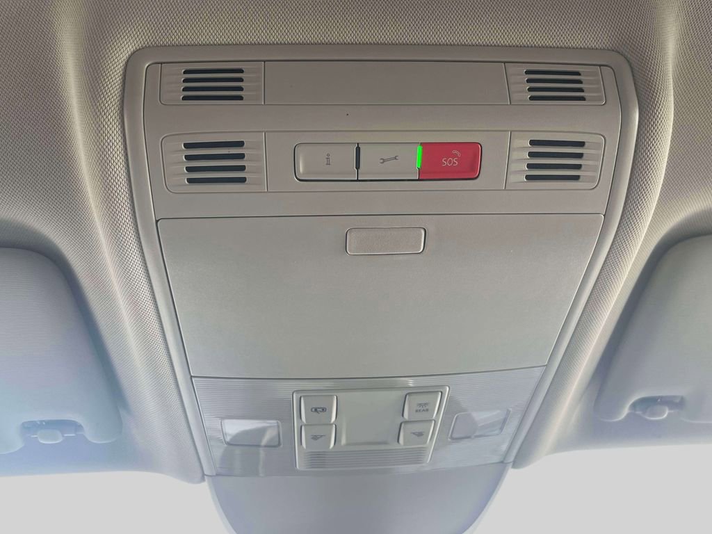 Used 2022 Volkswagen Taos SE w/ IQ.Drive SE Package image 31