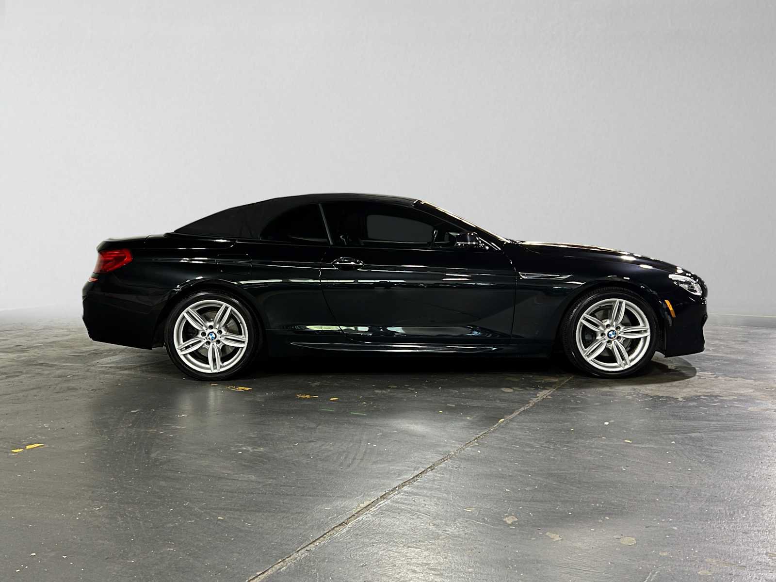 Used 2016 BMW 640i Convertible RWD image 2