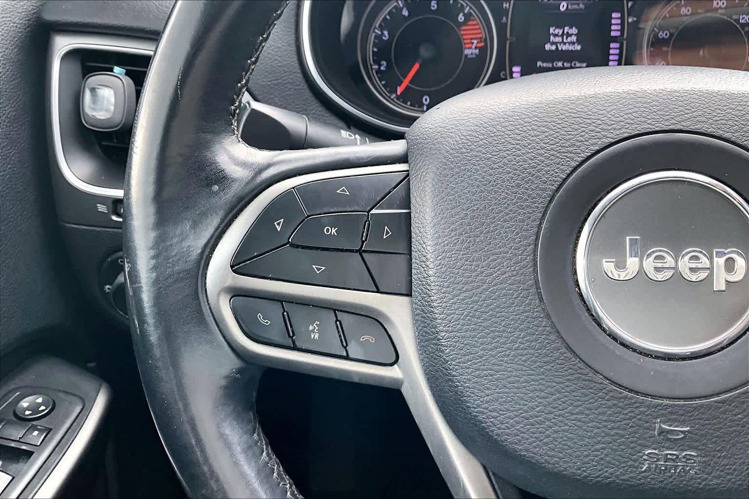 Used 2019 Jeep Cherokee Latitude Plus FWD image 23