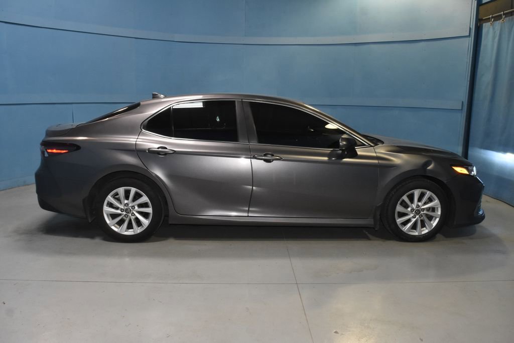 Used 2022 Toyota Camry LE w/ Carpet Mat Package (TMS) FWD image 20