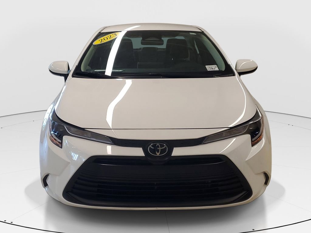 Used 2023 Toyota Corolla LE image 2