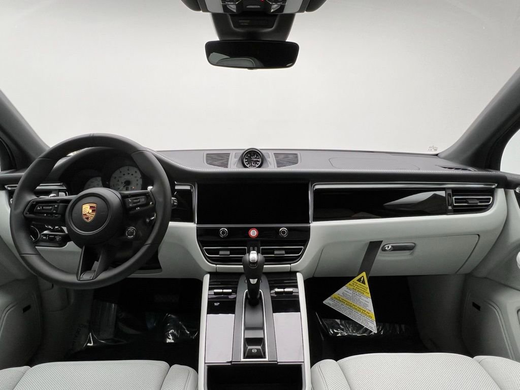 New 2026 Porsche Macan image 6