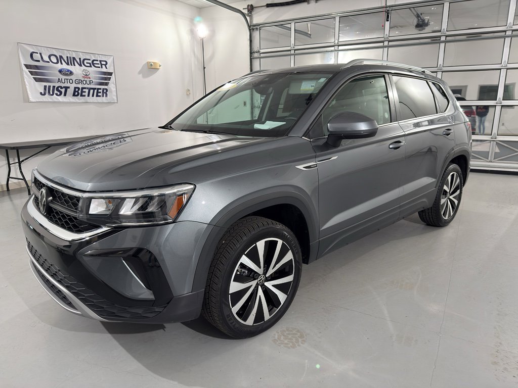 Used 2024 Volkswagen Taos SE image 3
