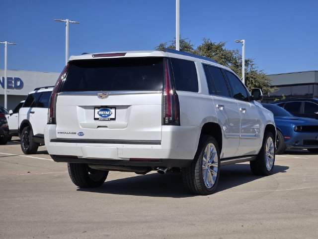 Certified 2020 Cadillac Escalade Premium Luxury AWD/4WD image 4