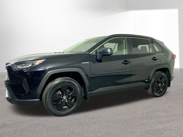 Used 2021 Toyota RAV4 LE image 2