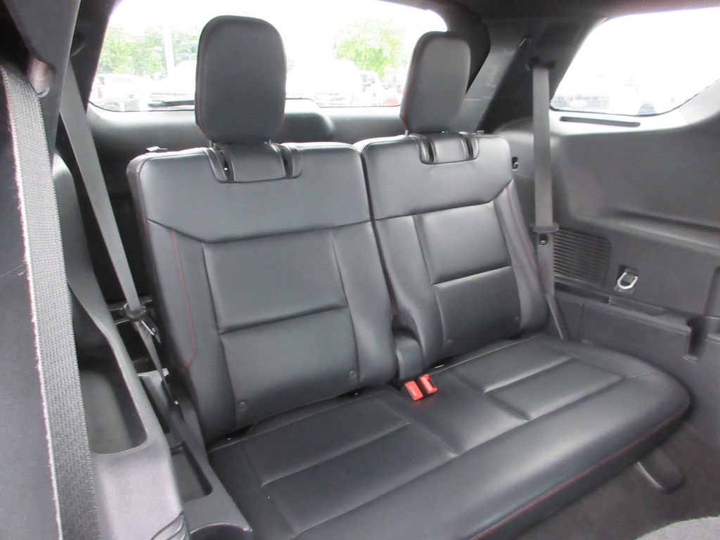 Used 2025 Ford Explorer ST AWD/4WD image 27