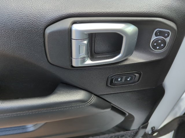 Certified 2020 Jeep Wrangler Unlimited Sahara AWD/4WD image 18