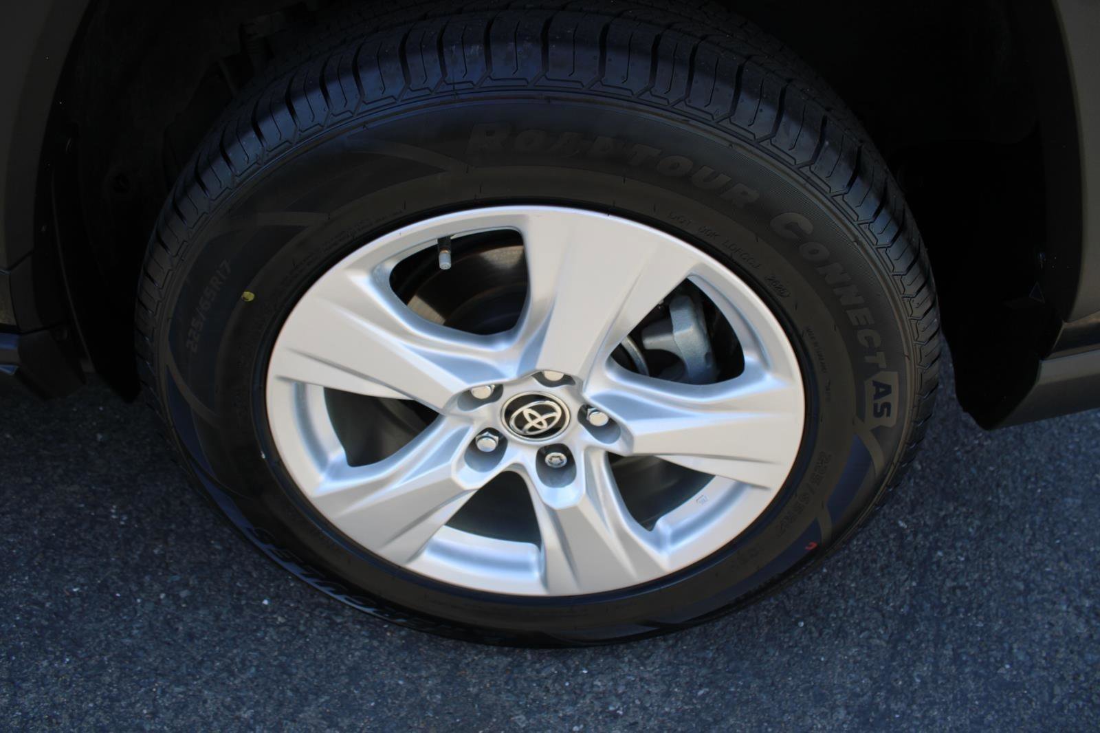 Used 2021 Toyota RAV4 AWD Hybrid image 12