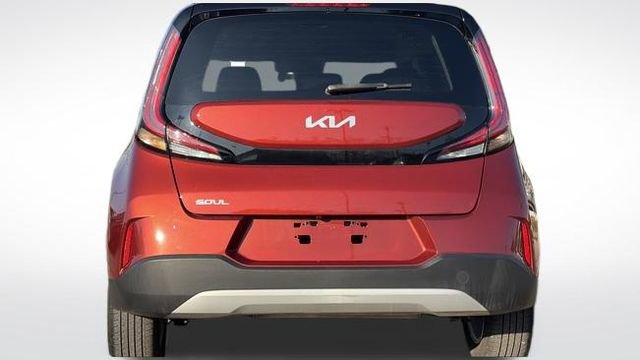 Certified 2023 Kia Soul LX w/ LX Technology Package image 21