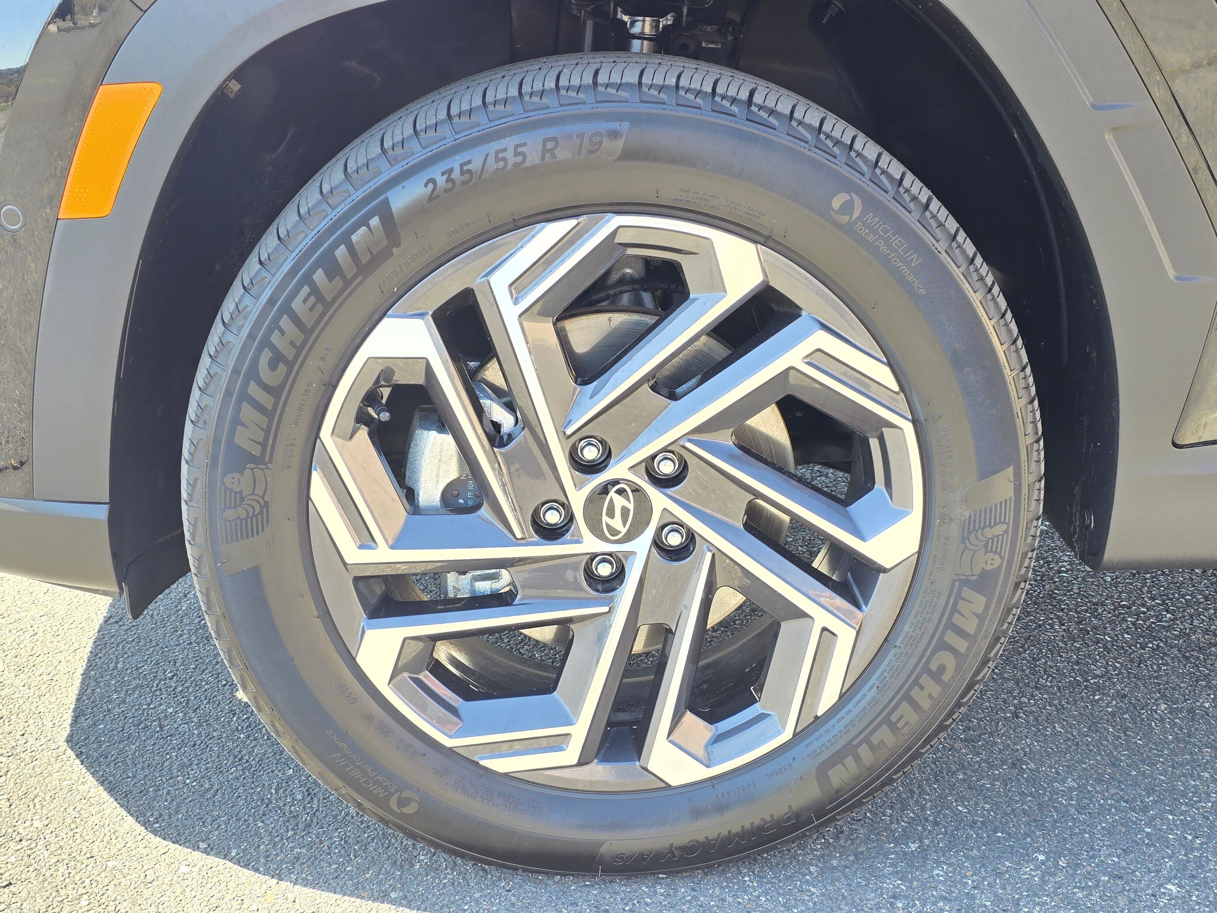Used 2025 Hyundai Tucson Limited AWD/4WD image 8