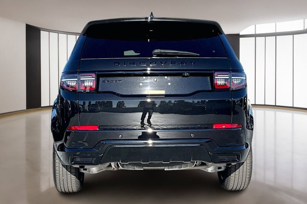 New 2025 Land Rover Discovery Sport Dynamic SE image 4