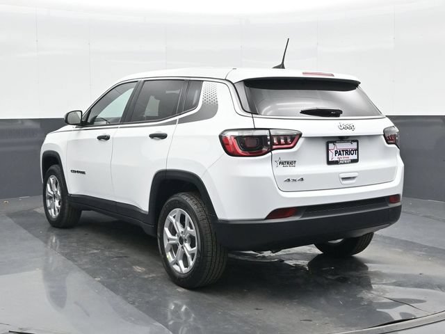 Used 2025 Jeep Compass Sport w/ Mopar Graphics Package AWD/4WD image 2