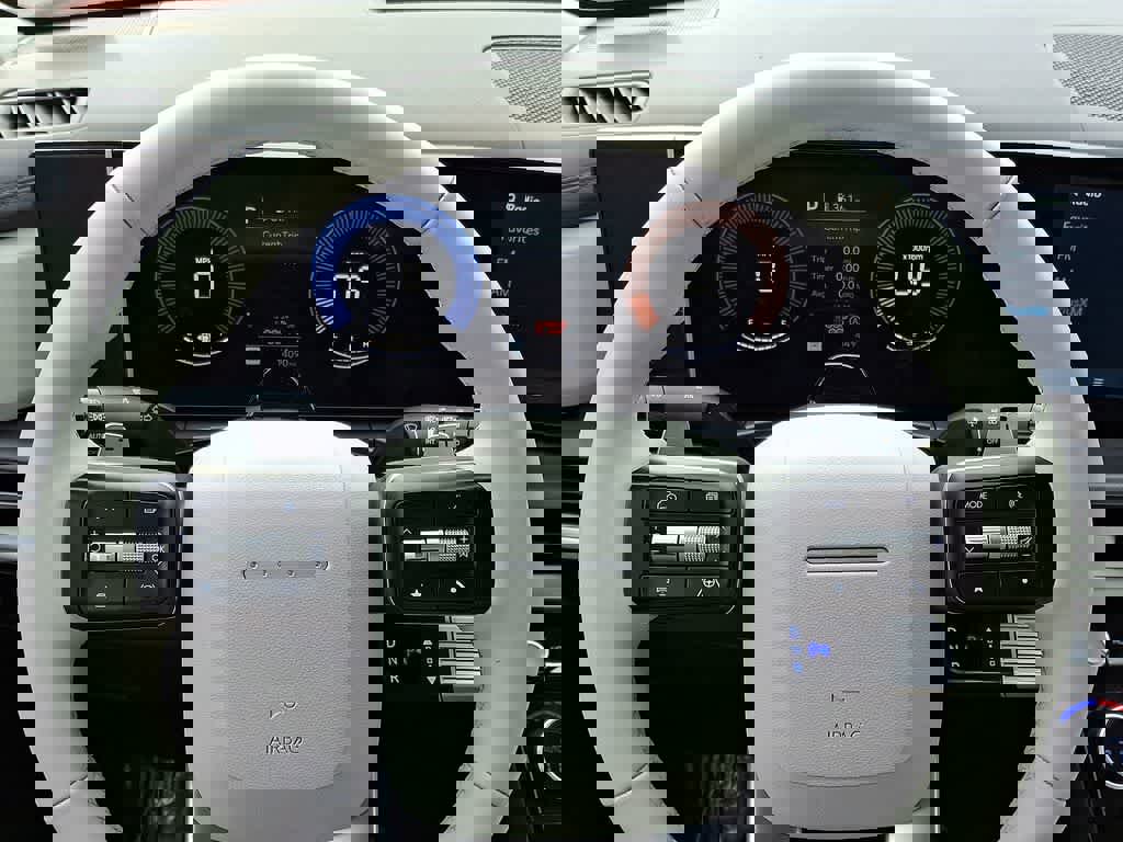 Used 2025 Hyundai Santa Fe SEL image 17