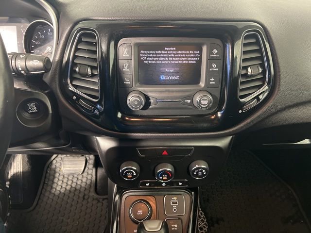 Certified 2018 Jeep Compass Latitude image 20
