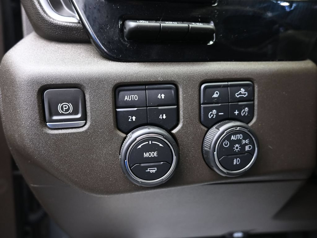 Used 2024 Chevrolet Silverado 1500 LTZ w/ Technology Package AWD/4WD image 40