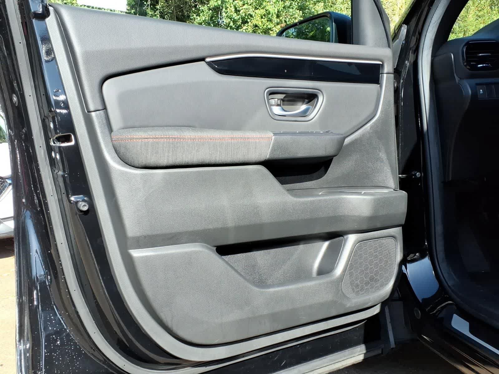 Used 2025 Honda Pilot Sport image 14