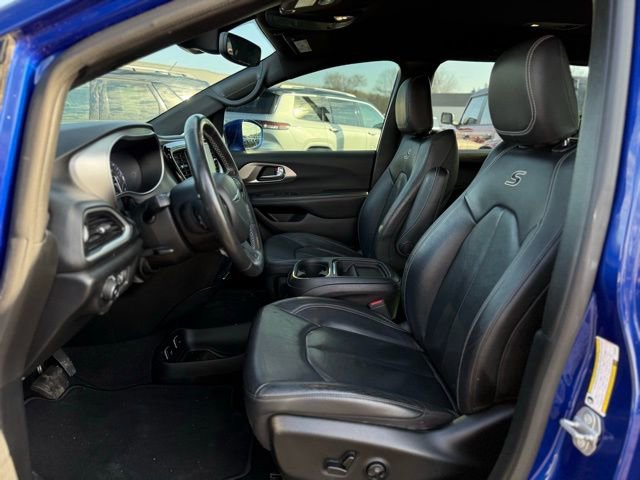 Used 2020 Chrysler Pacifica Touring-L w/ Advanced Safetytec Group image 13