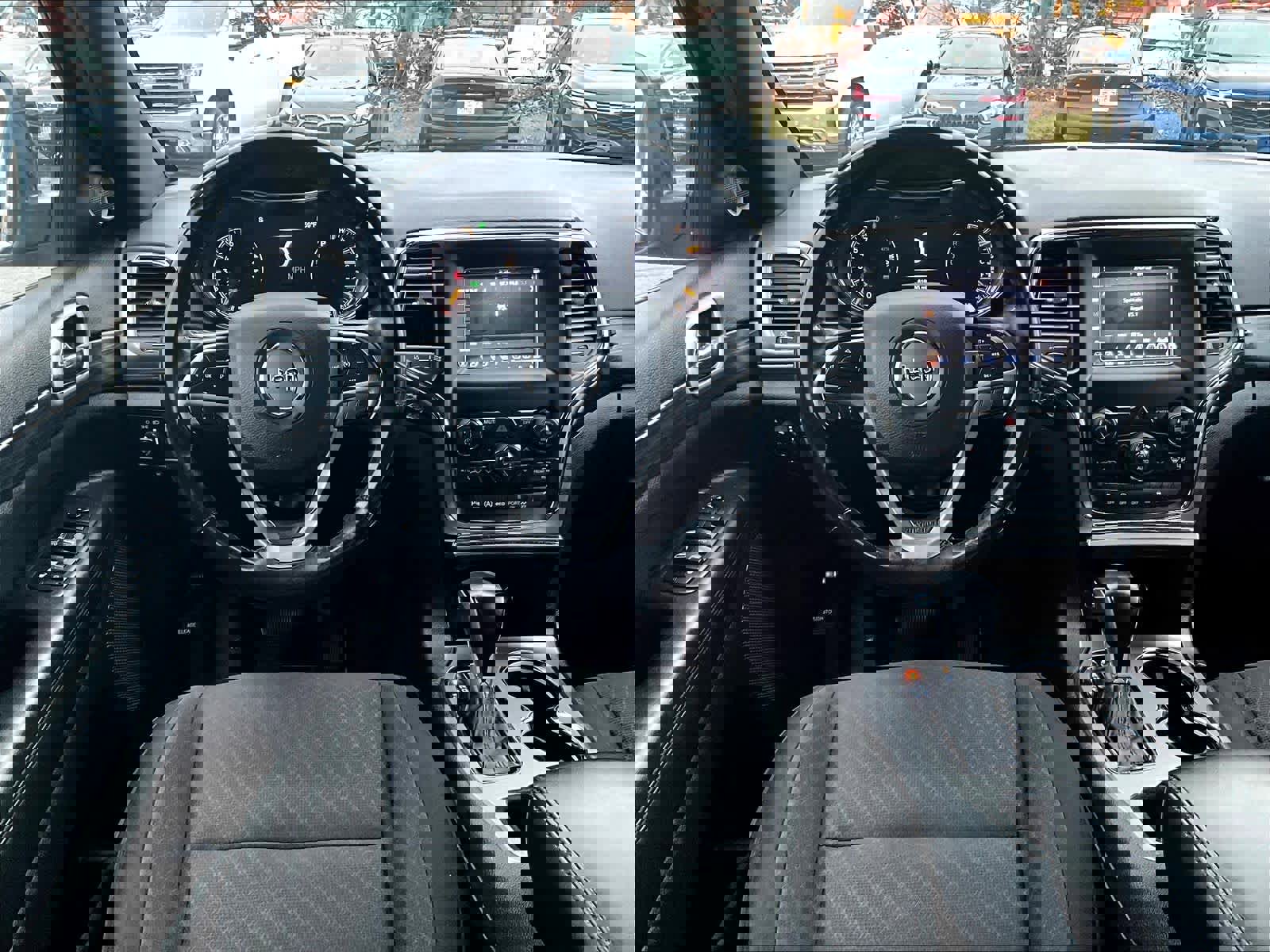 Used 2020 Jeep Grand Cherokee Laredo image 16