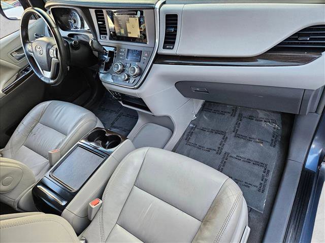 Used 2016 Toyota Sienna XLE w/ XLE Navigation Package image 22