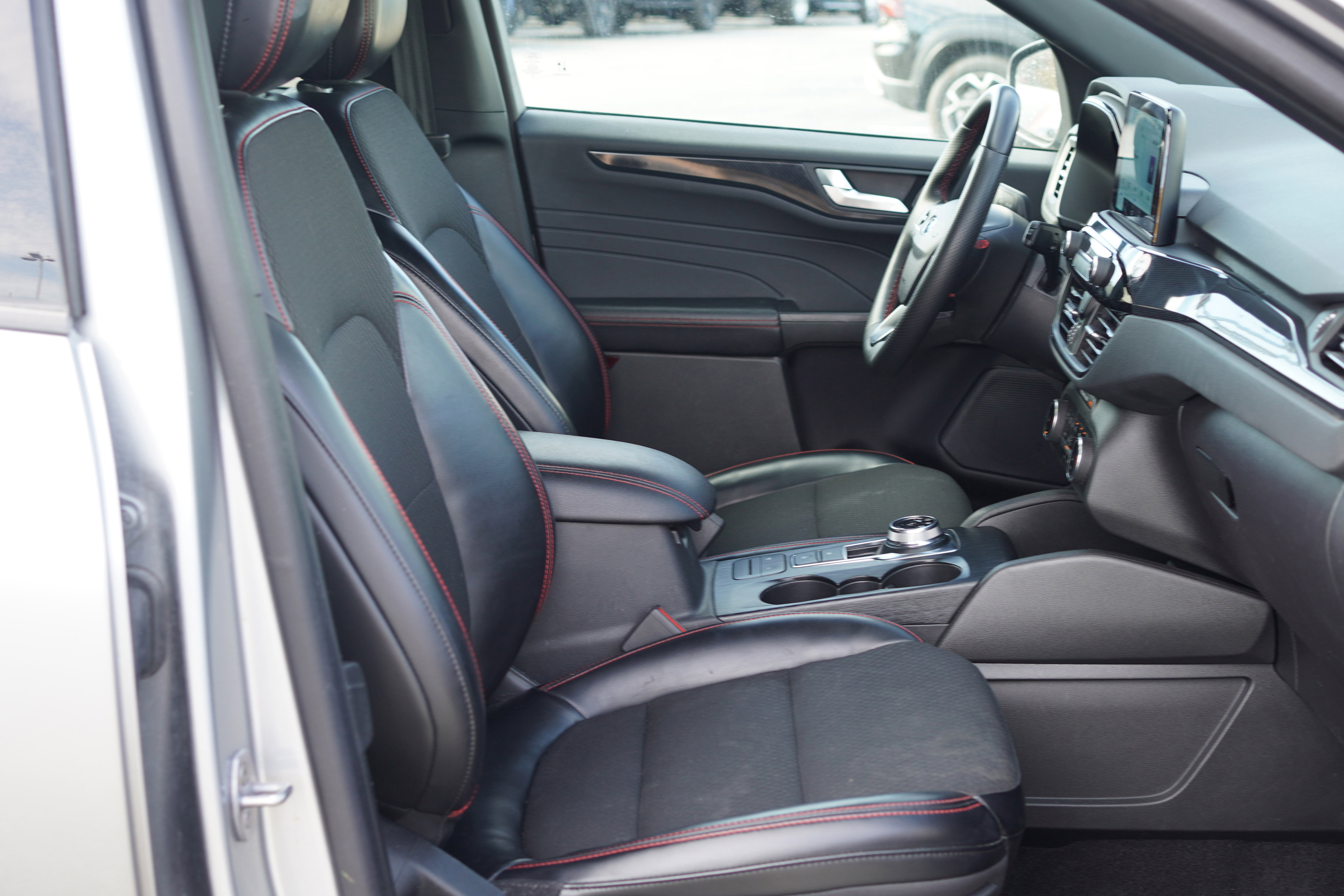 Used 2024 Ford Escape ST-Line image 23