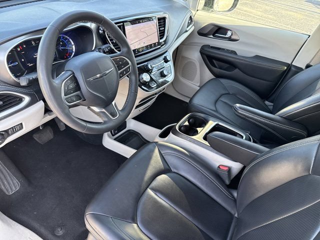 Used 2024 Chrysler Pacifica Limited FWD image 12