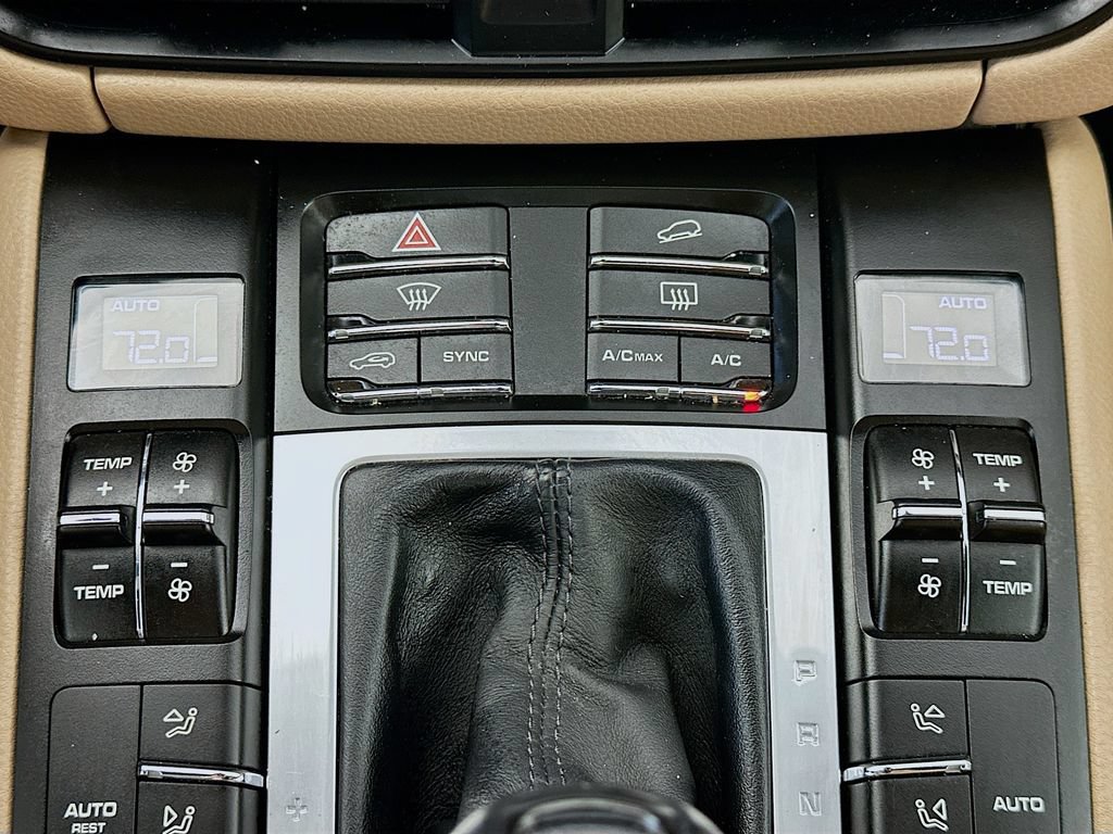 Used 2020 Porsche Macan AWD/4WD image 18
