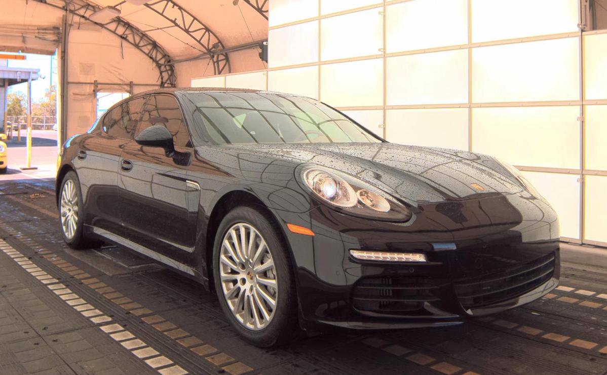 Used 2014 Porsche Panamera S image 3