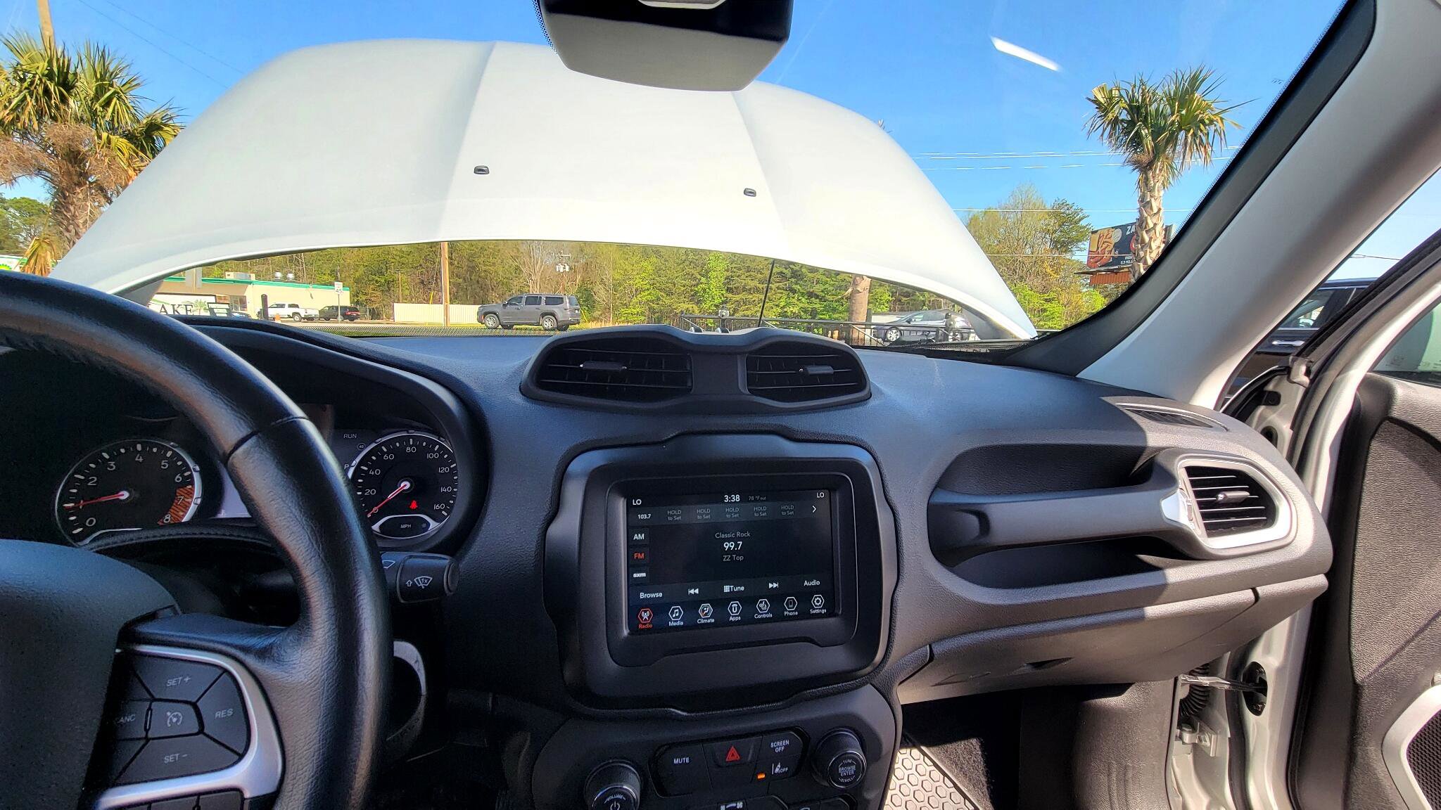 Used 2021 Jeep Renegade Latitude w/ Convenience Group image 30