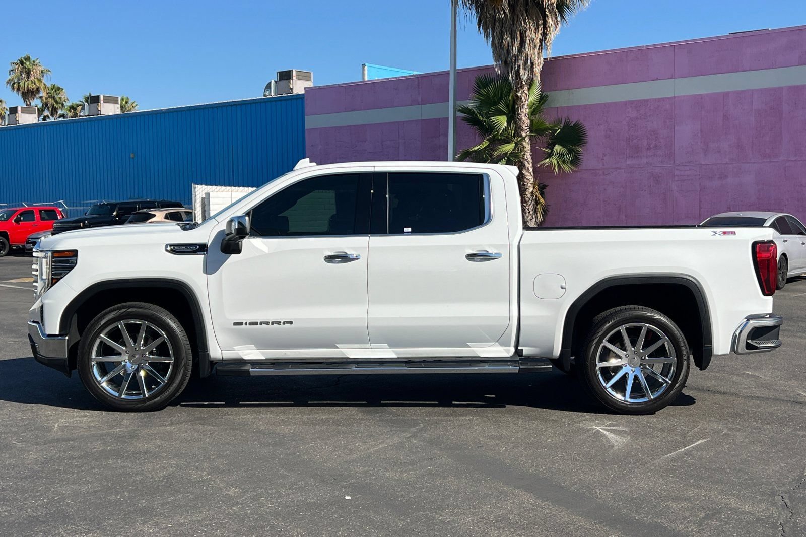 Used 2022 GMC Sierra 1500 SLT w/ SLT Convenience Package AWD/4WD image 7