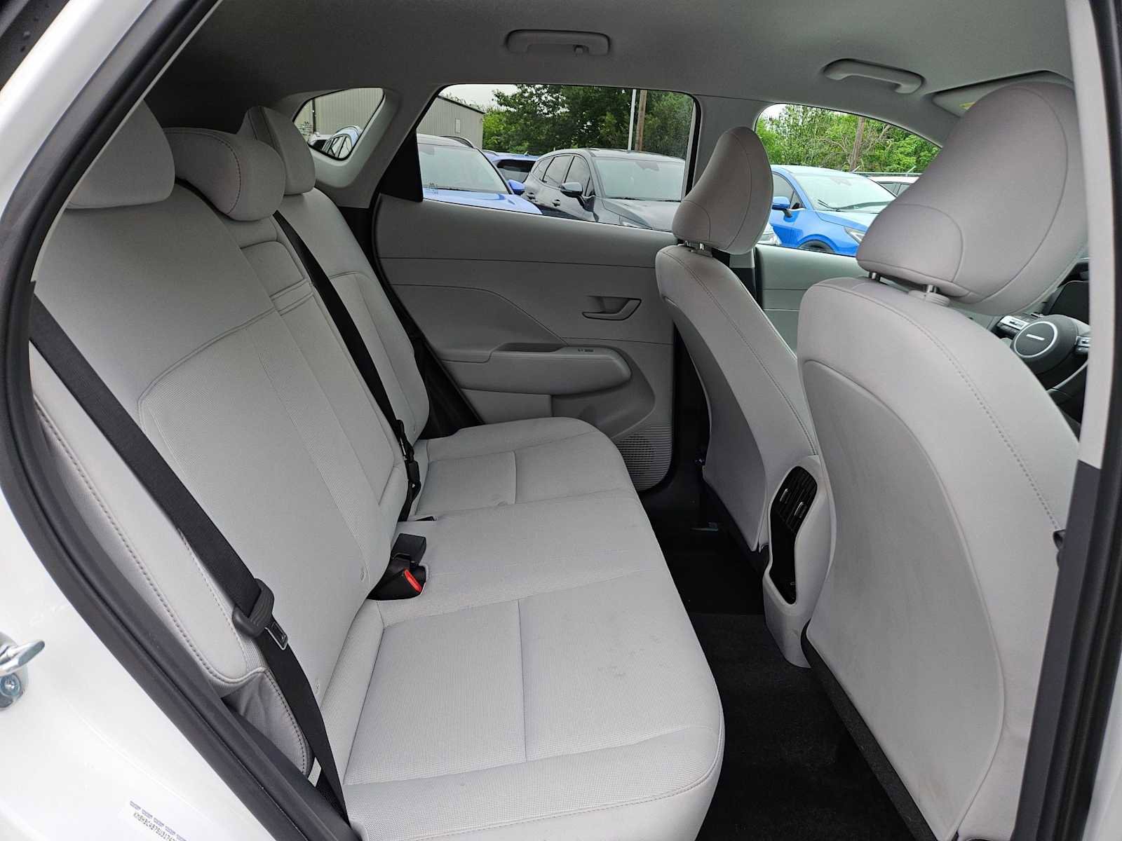 Used 2025 Hyundai Kona SEL AWD/4WD image 16