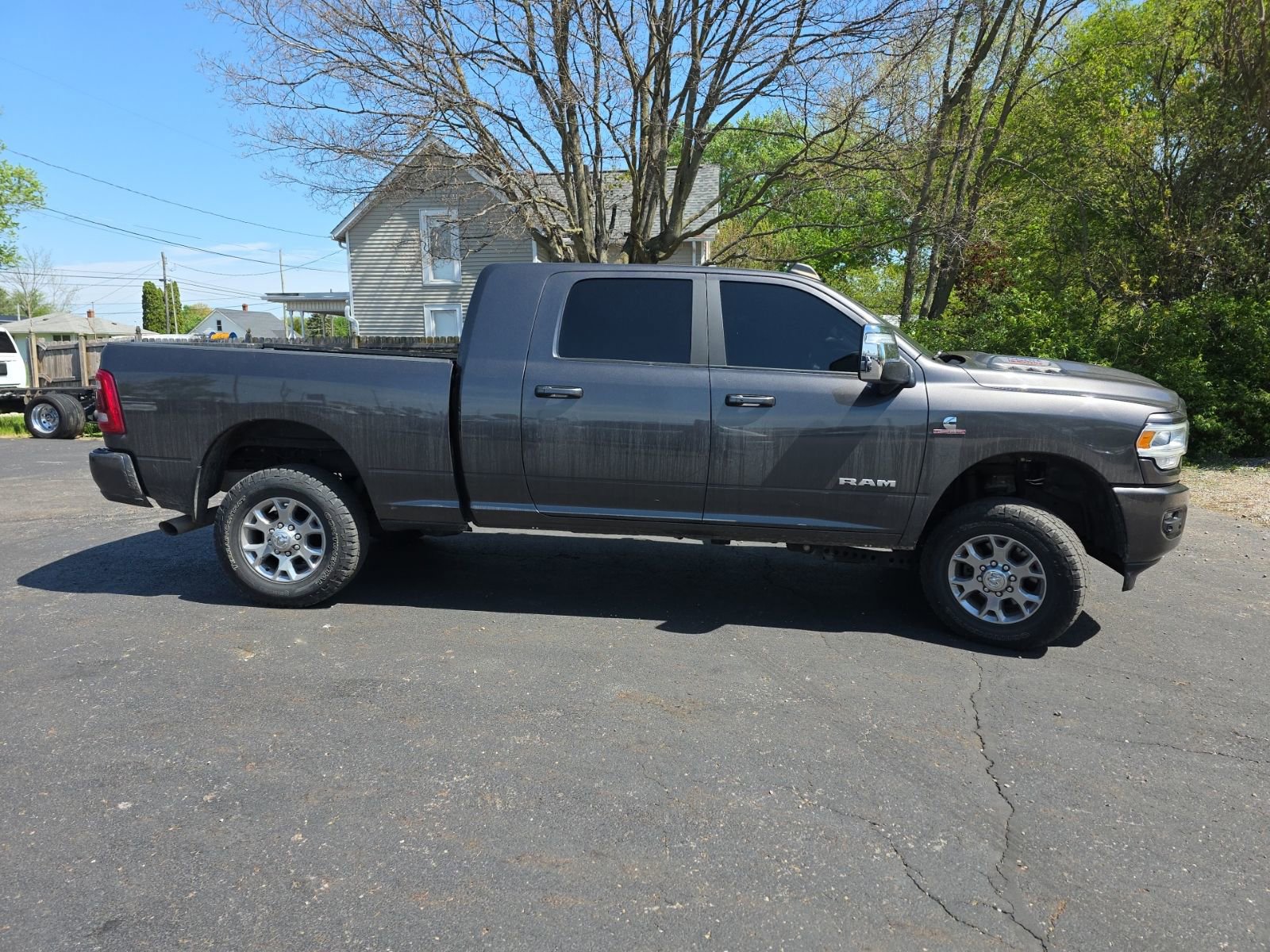 Used 2023 RAM 2500 Laramie AWD/4WD image 2