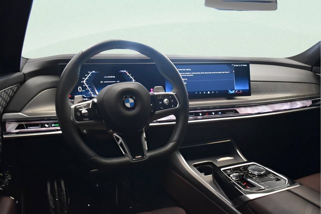 Used 2023 BMW 760i xDrive AWD/4WD image 23