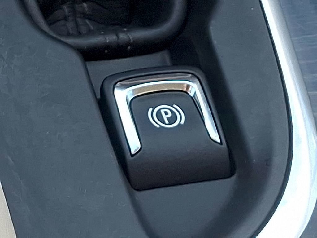 Used 2020 Buick Envision Essence image 25