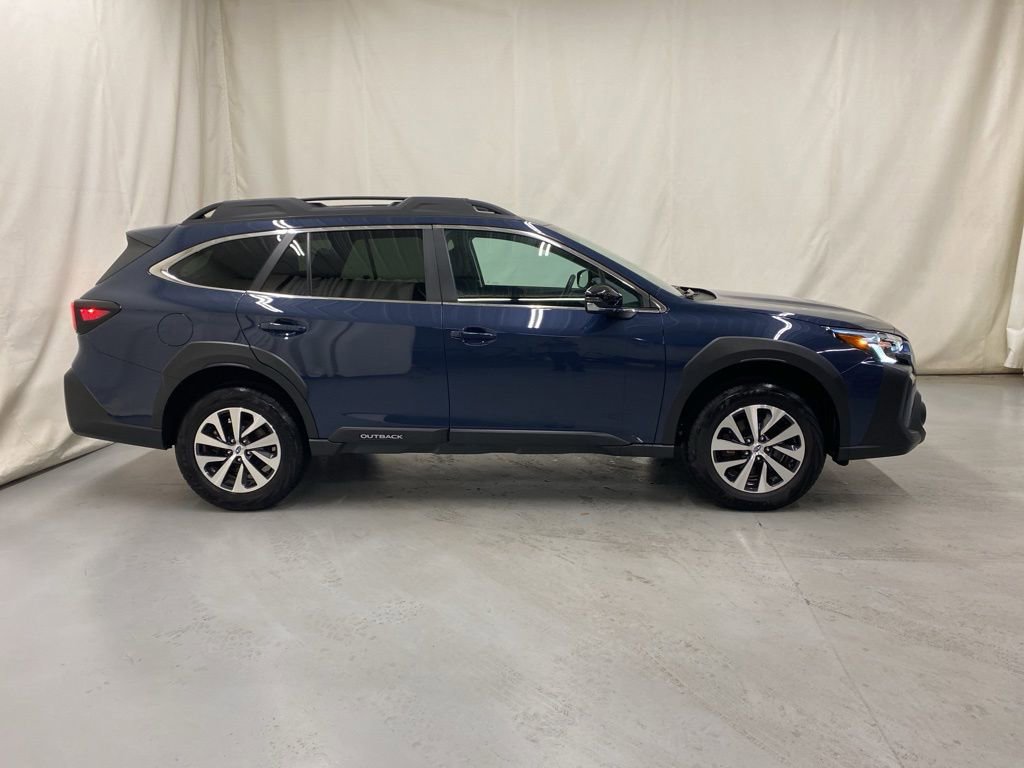Used 2025 Subaru Outback Premium w/ Popular Package #1A image 9