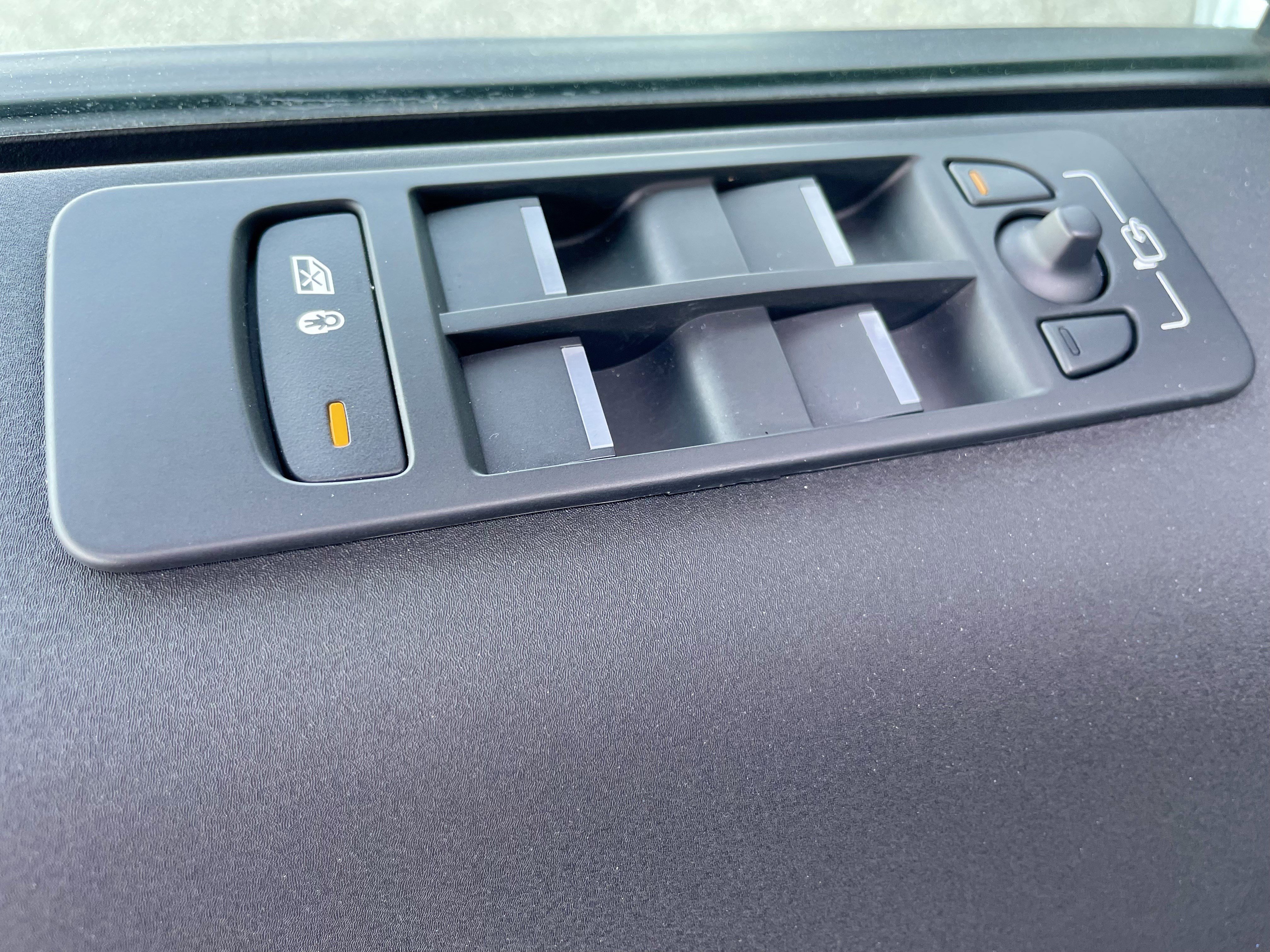 Certified 2025 Land Rover Discovery Sport S AWD/4WD image 11