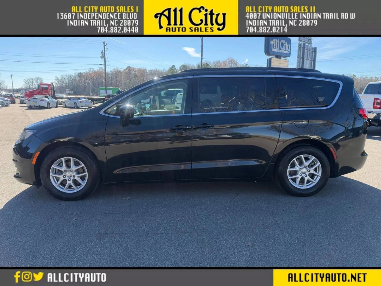 Used 2020 Chrysler Voyager Lxi FWD image 4