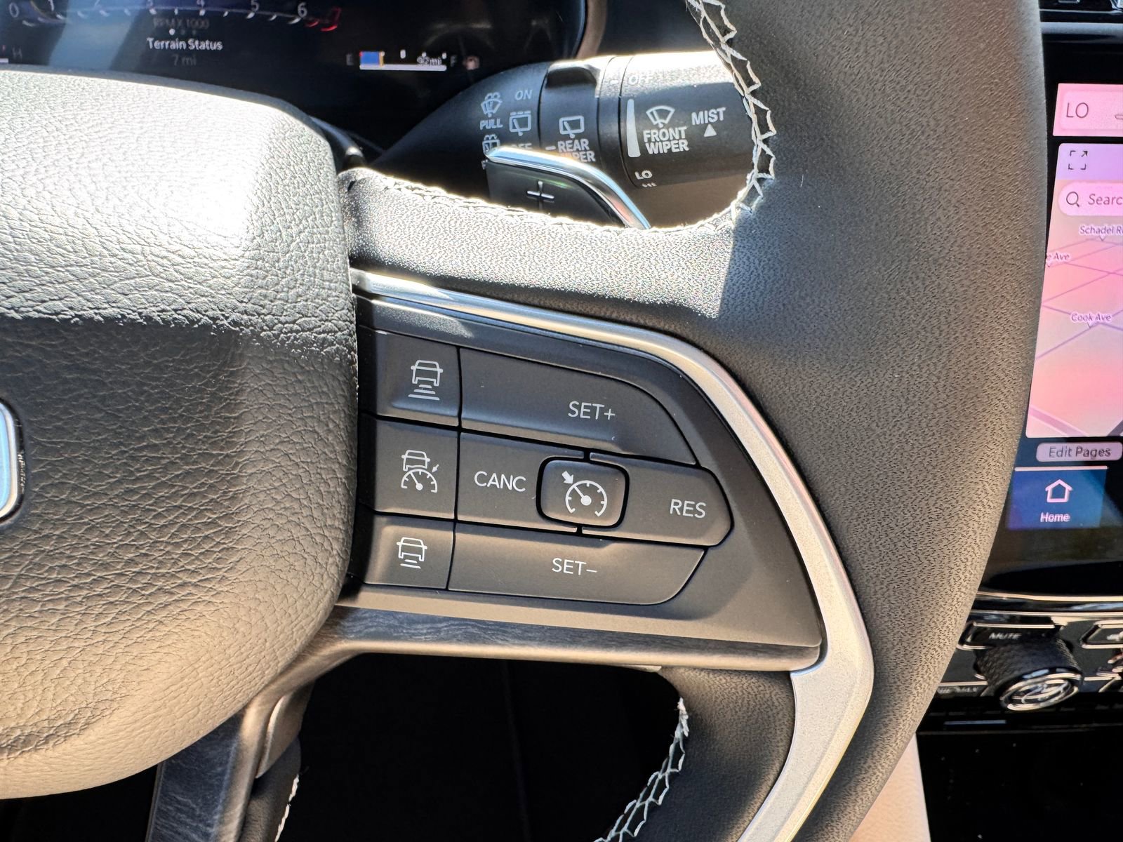 New 2025 Jeep Grand Cherokee Limited w/ Luxury Tech Group II image 17