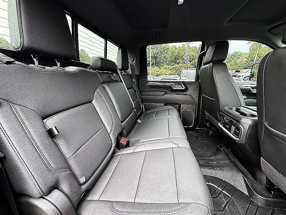 Used 2025 Chevrolet Silverado 2500 LTZ w/ LTZ Premium Package AWD/4WD image 22
