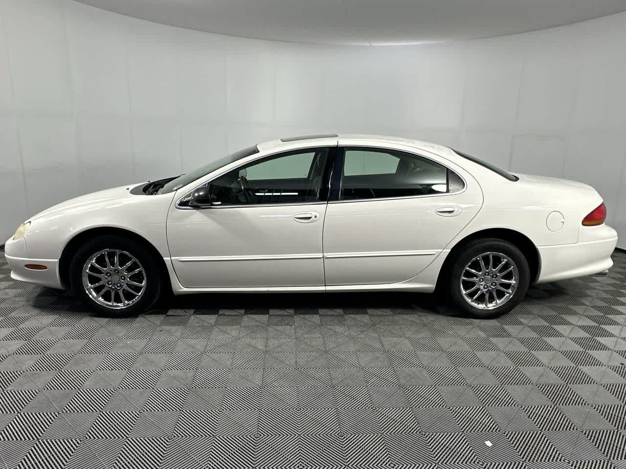Used 2002 Chrysler Concorde Limited FWD image 5
