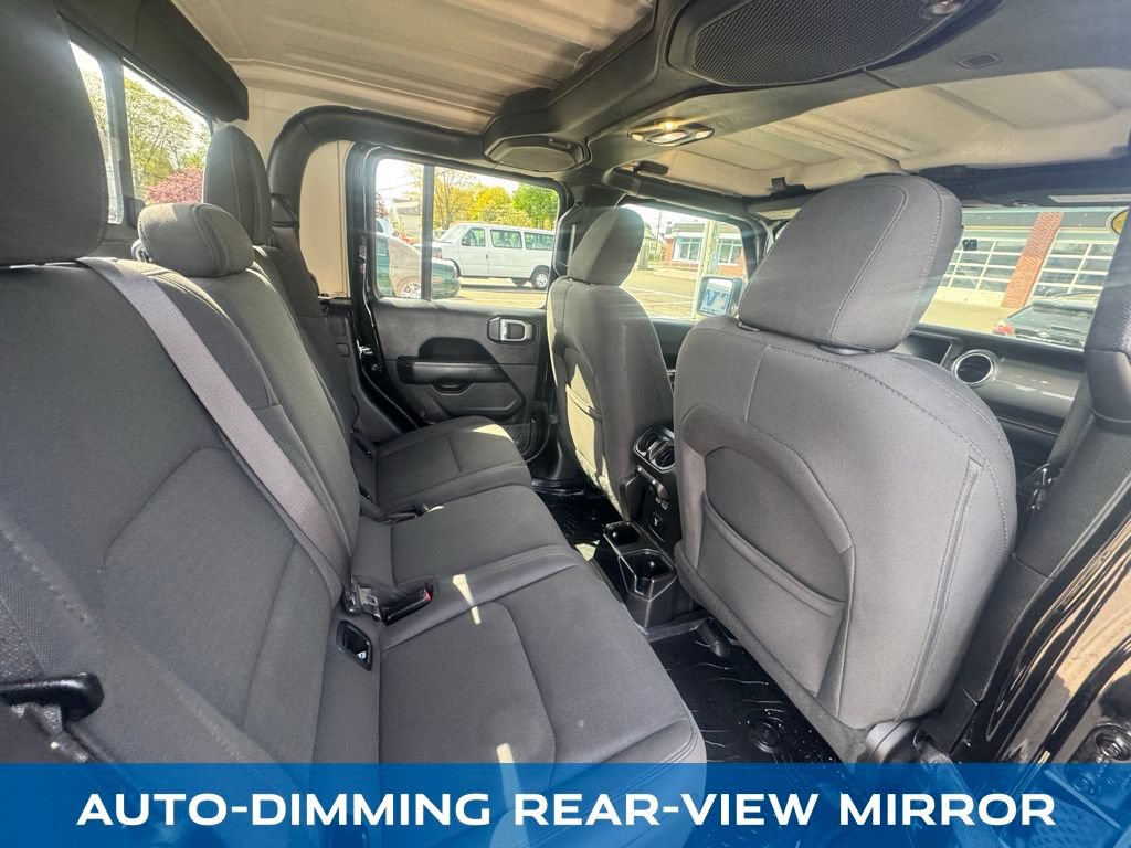 Used 2020 Jeep Gladiator Overland AWD/4WD image 24