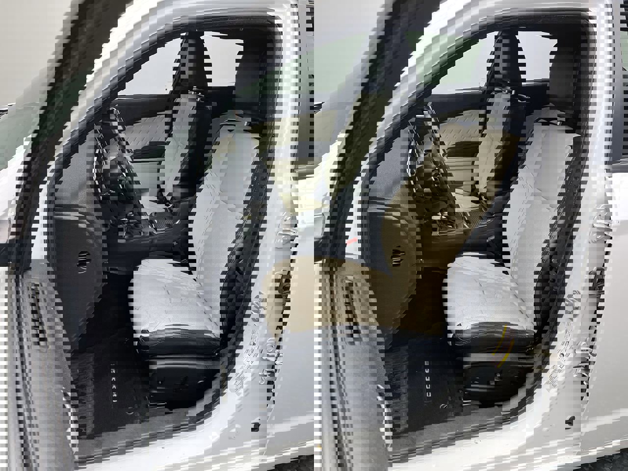 Used 2015 Dodge Charger SXT w/ AWD Plus Group image 9