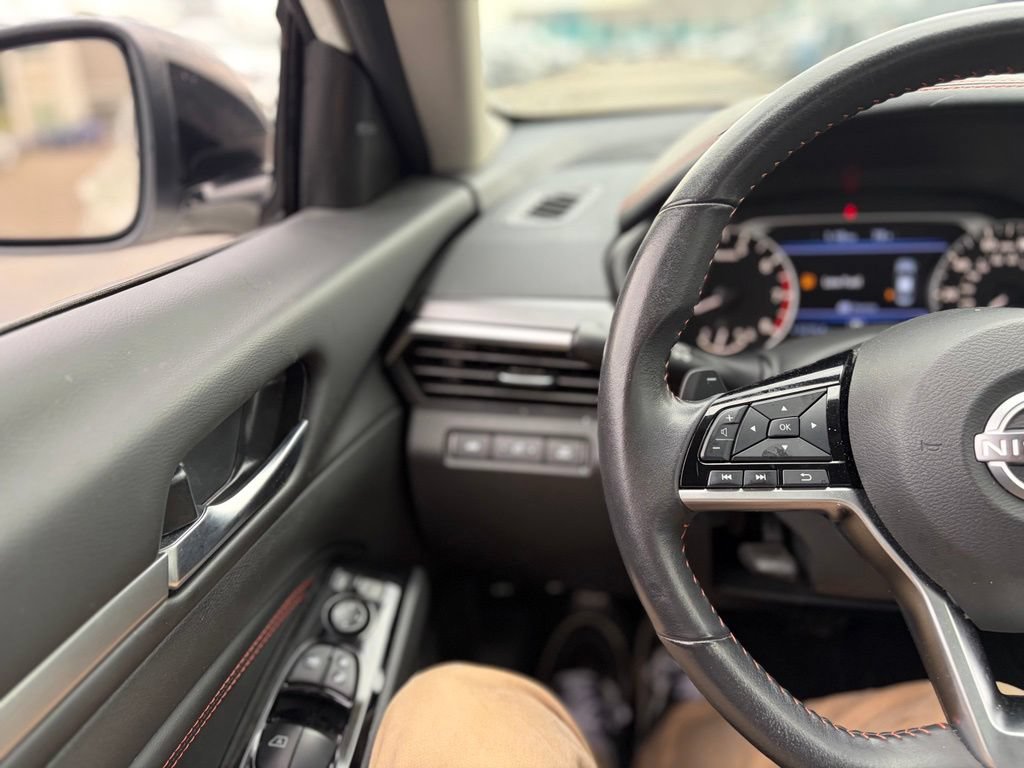 Used 2023 Nissan Altima 2.5 SR FWD image 22