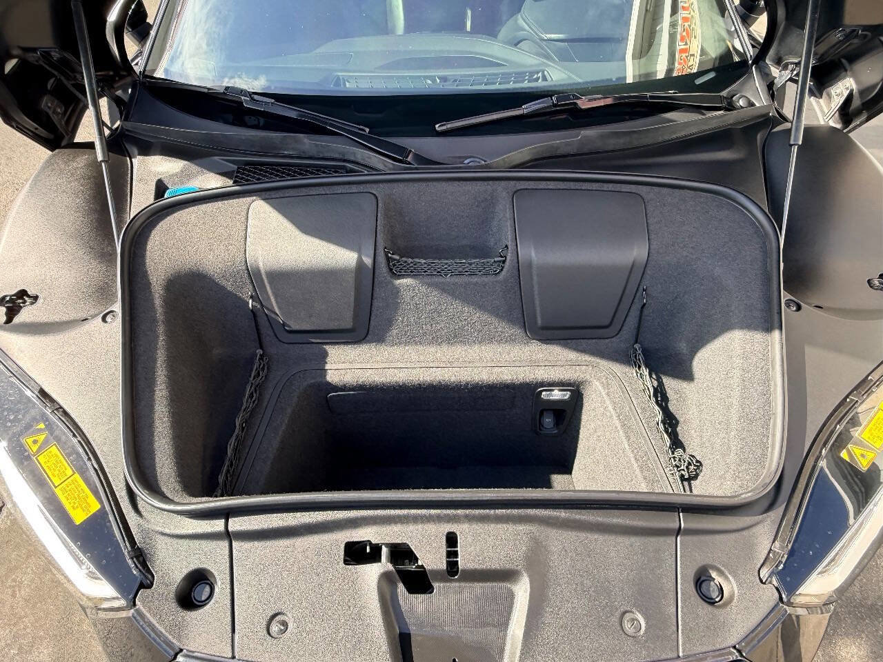 Used 2018 Audi R8 V10 w/ Black Optic Package image 36