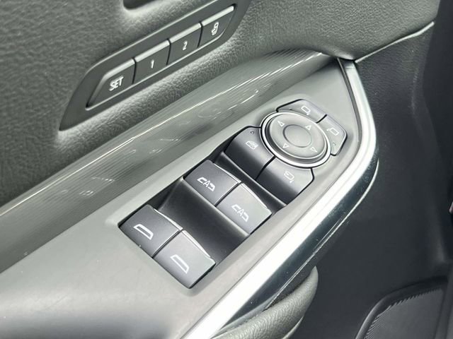 Used 2024 Cadillac XT4 Premium Luxury image 32