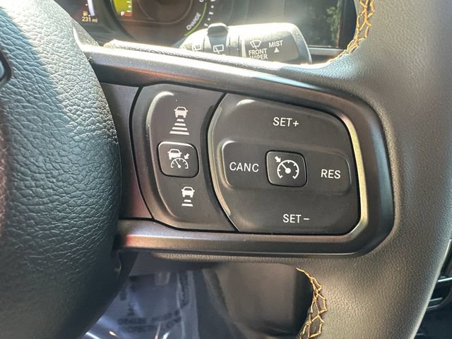Used 2024 Jeep Wrangler Unlimited AWD/4WD image 33