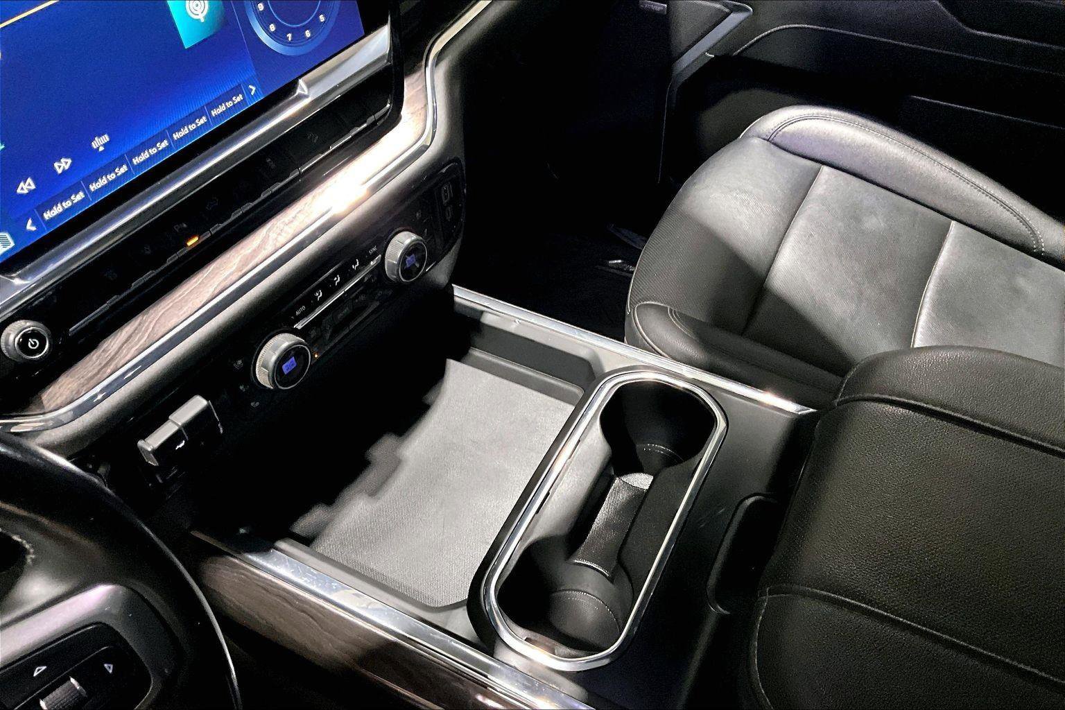 Used 2024 Chevrolet Silverado 2500 LTZ w/ LTZ Convenience Package image 17