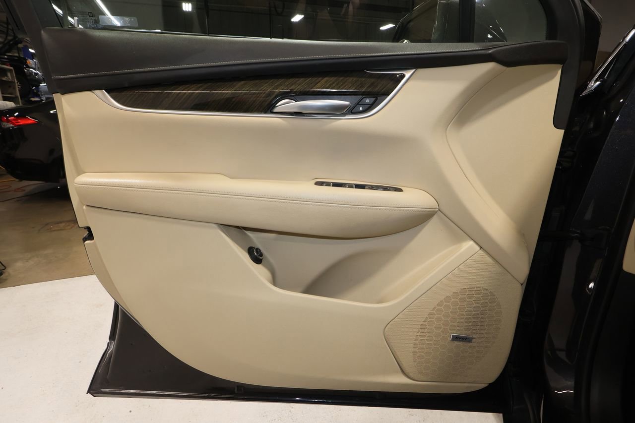 Used 2019 Cadillac XT5 FWD image 21