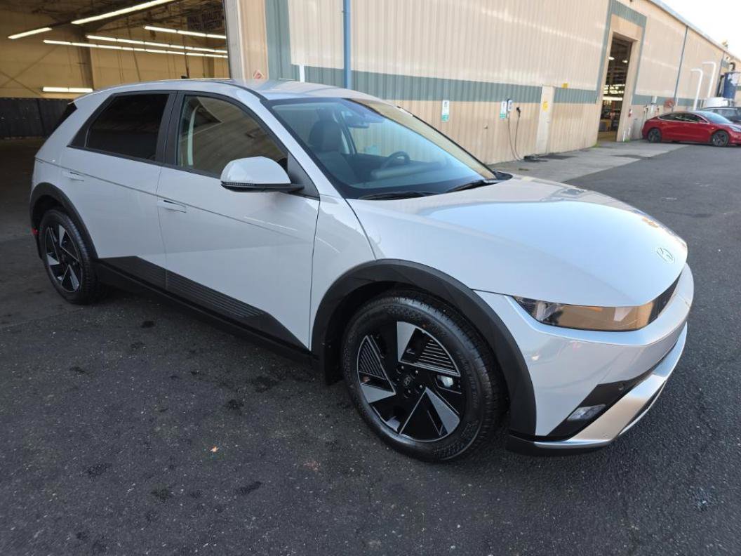 Used 2026 Hyundai Ioniq 5 SEL image 3