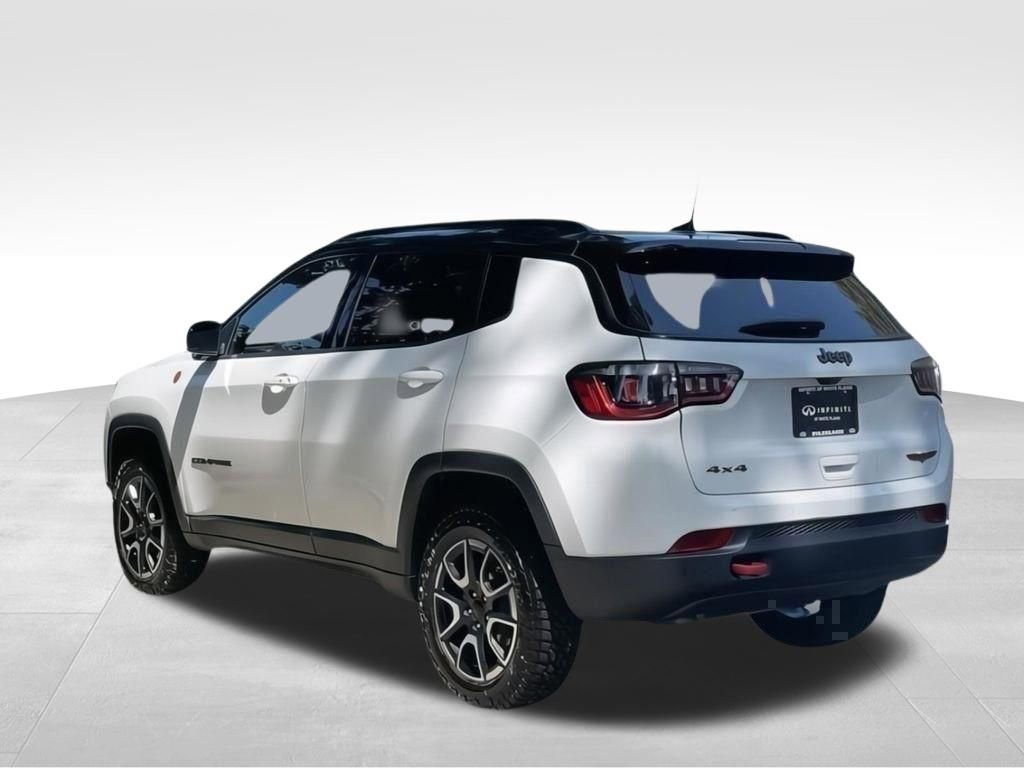Used 2024 Jeep Compass Trailhawk image 5