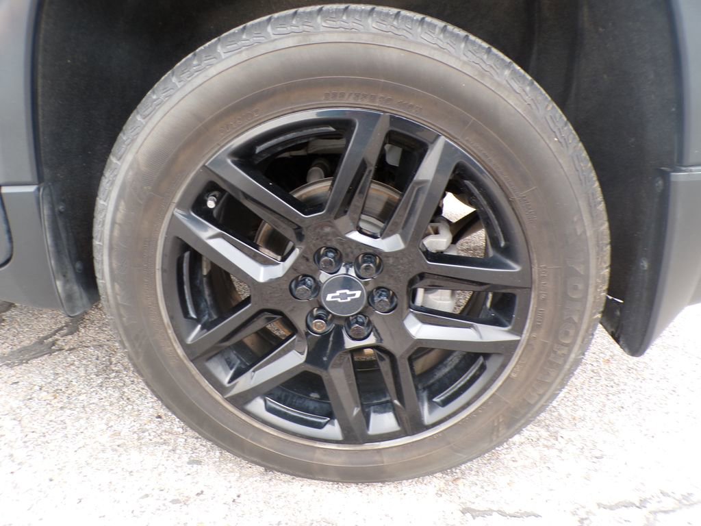 Used 2020 Chevrolet Traverse LT w/ LPO, Blackout Package AWD/4WD image 8